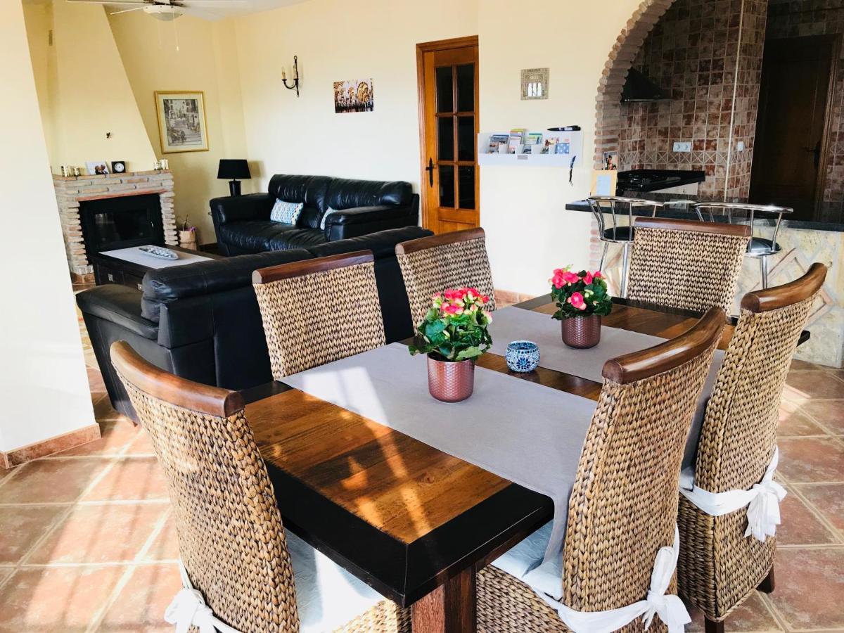 Casa Nuestro Sueno Bed & Breakfast Vinuela Ngoại thất bức ảnh